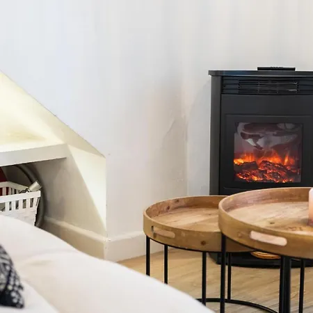 Heritage Hideaway: A Step Back In Time Apartment Marbella