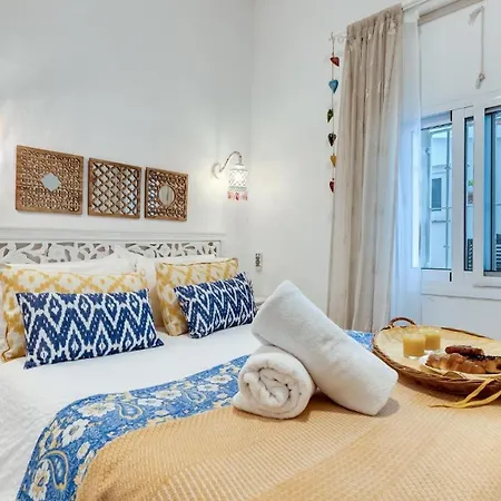 Heritage Hideaway: A Step Back In Time Apartment Marbella